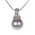 Detail van mother of pearl parelketting met grijze parel en stras steentjes | Glanie
