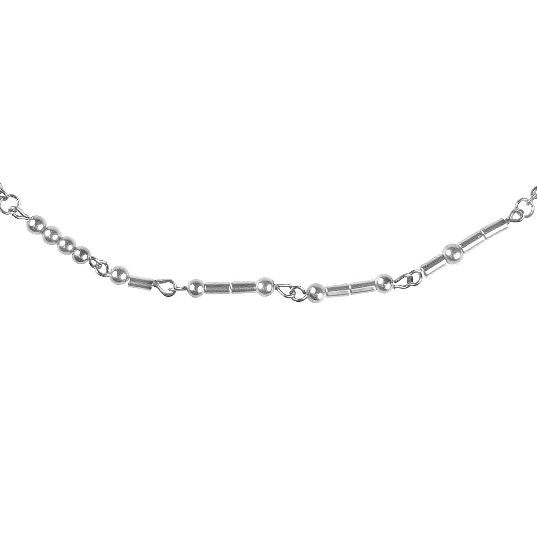 Detail van zilveren edelstenen ketting met zilver edelstaal en hematiet stenen die het woord HAPPY in morse code weer geeft | Morse Code Happy Silver Hematite