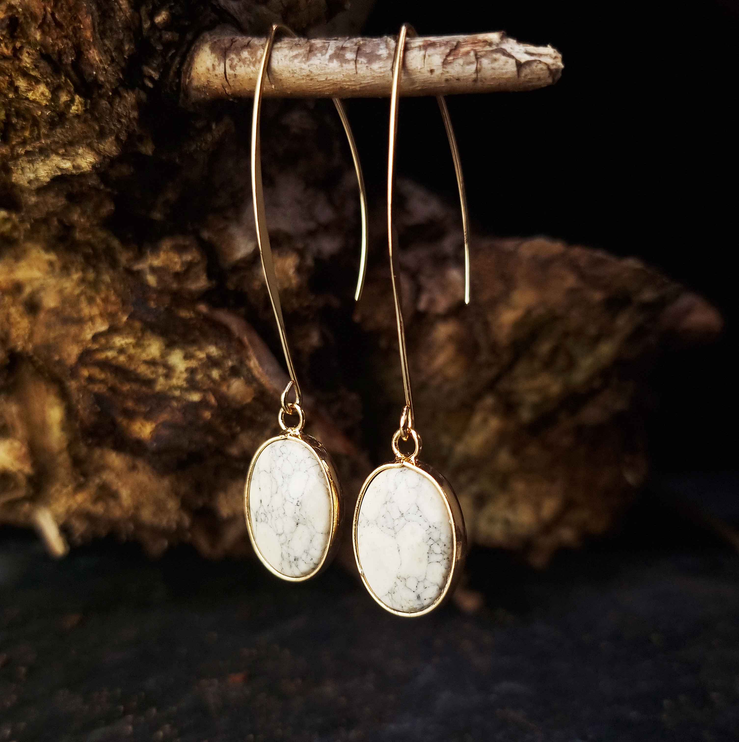 Edelstenen oorbellen Long Howlite Gold