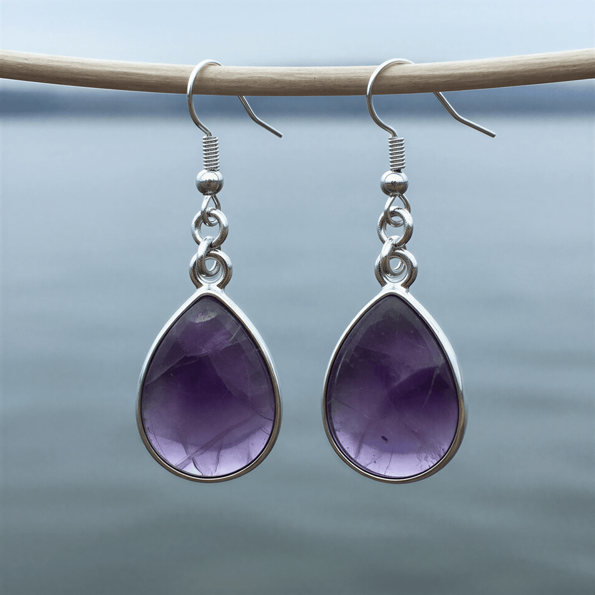 Paarse edelstenen oorbellen met amethist in druppel vorm en sterling zilver (925) | Amethyst Teardrop
