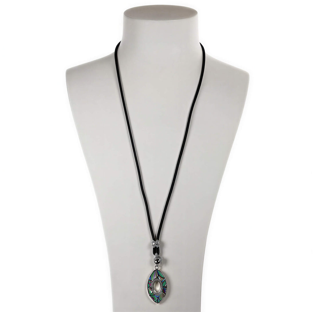 Parelmoeren ketting met abaloon op buste | Abalone Horse Eye