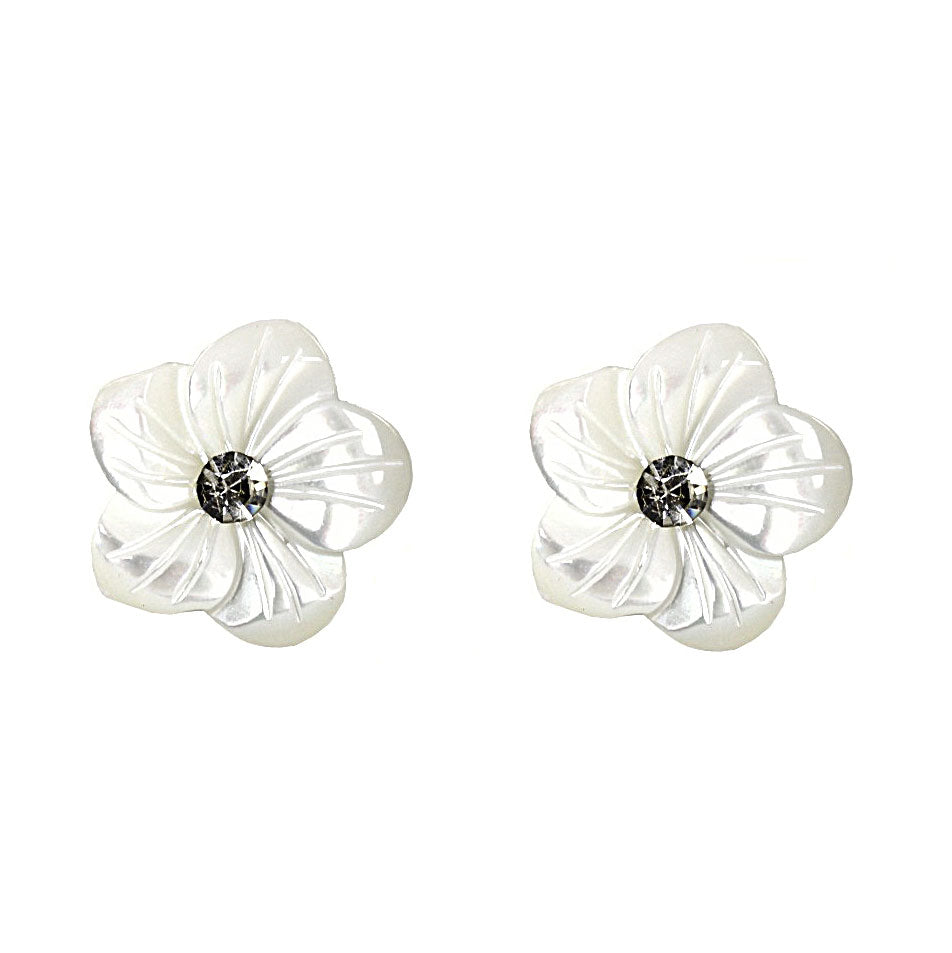 Witte parelmoeren oorknopjes met bloem en stras steentje,vooraanzicht | Big Flower Bling