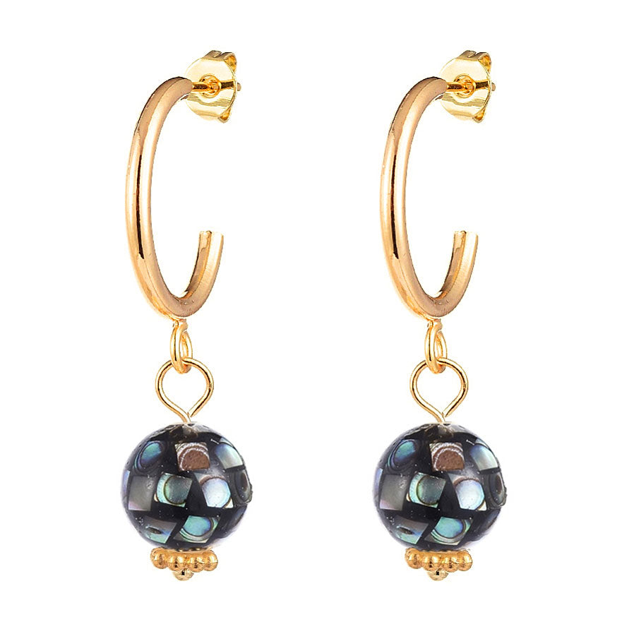 Zwarte parelmoeren oorbellen met goud edelstaal, zwarte parelmoeren oorringen met goud edelstaal | Golden Hope Black Mosaic Ball