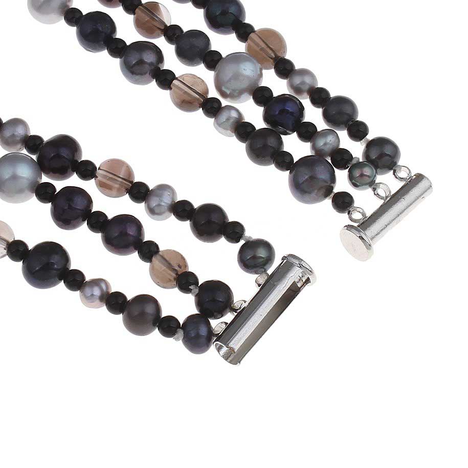 Open slotje van zoetwater parelketting met witte, blauwe, grijze en bruine parels en rookkwarts in 3 rijen | Claudia