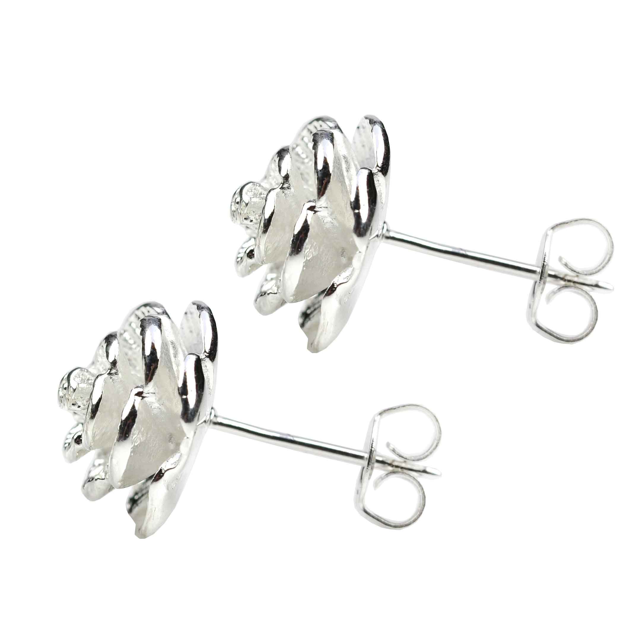 Verzilverde oorknoppen in de vorm van een bloem zijaanzicht | Silver Flower