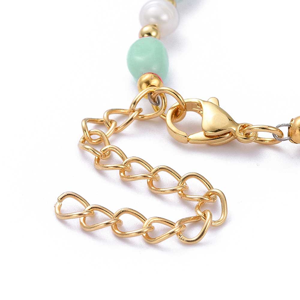 Slotje van wit zoetwater parel armband met groene edelsteen amazoniet en goud edelstaal | Amazonite Pearl Gold