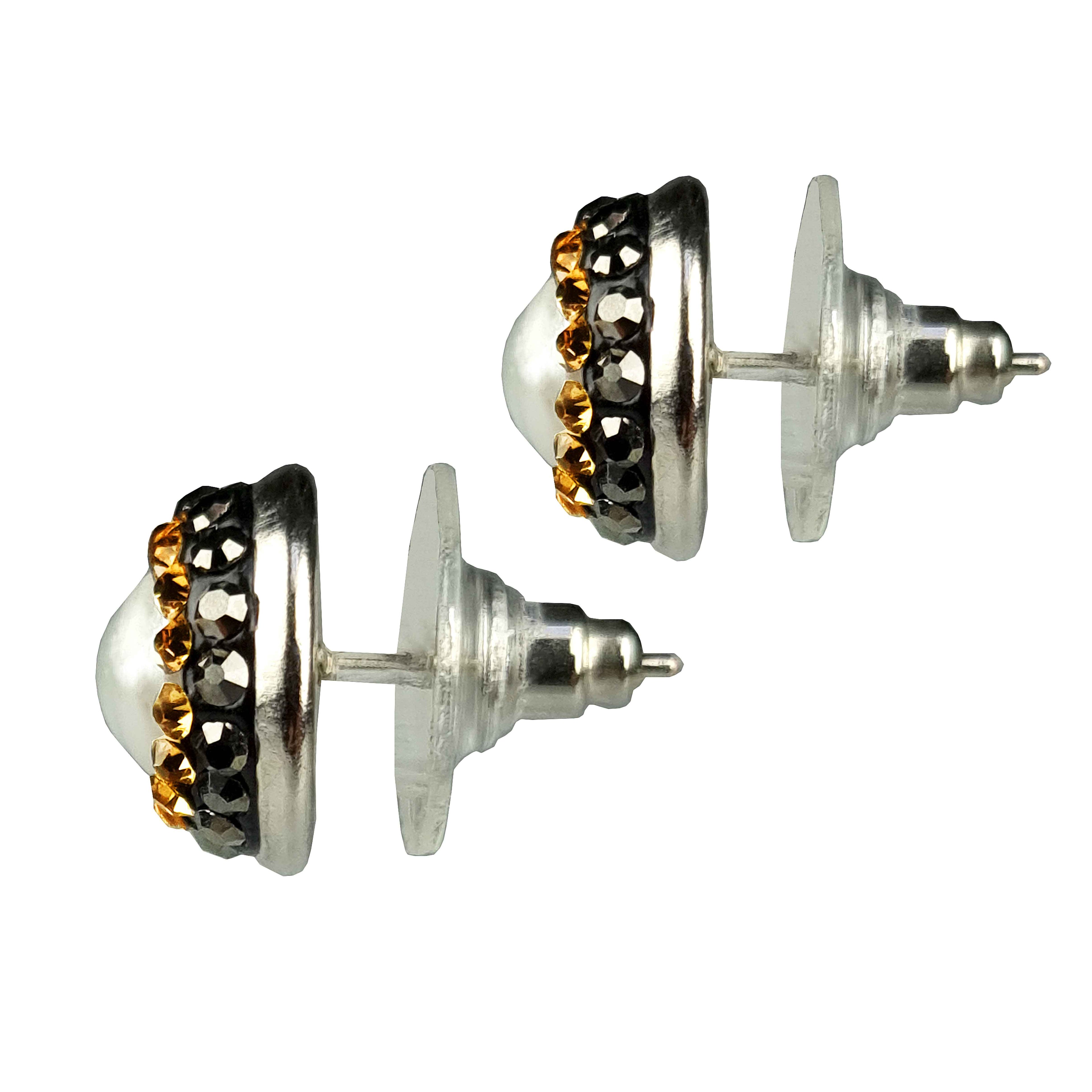 Witte zoetwater parel oorknopjes met stras steentjes, zijaanzicht | Bright Pearl Gold Small