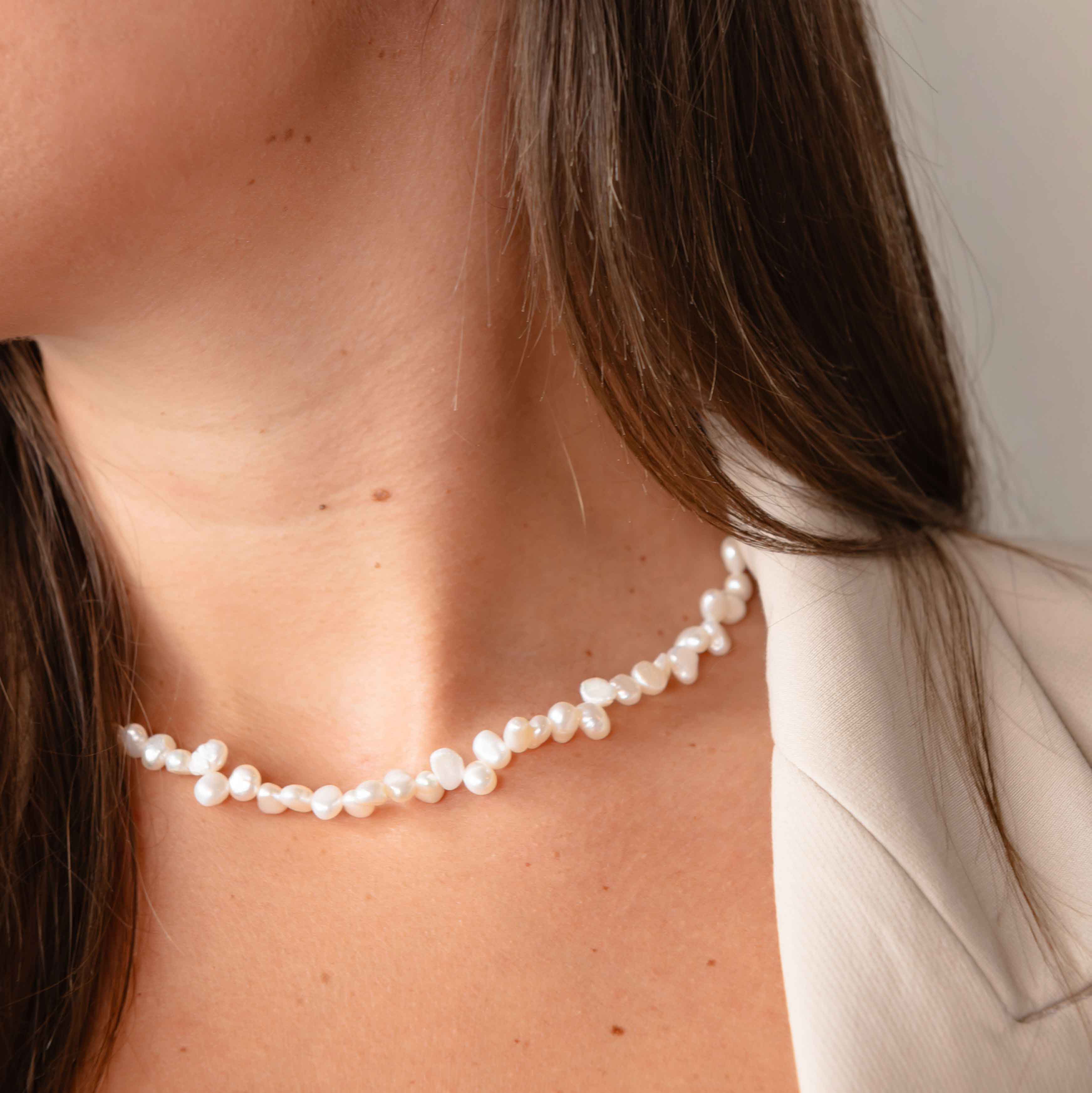 Zoetwater parelketting met kleine witte parels en goud edelstaal | Adalyn