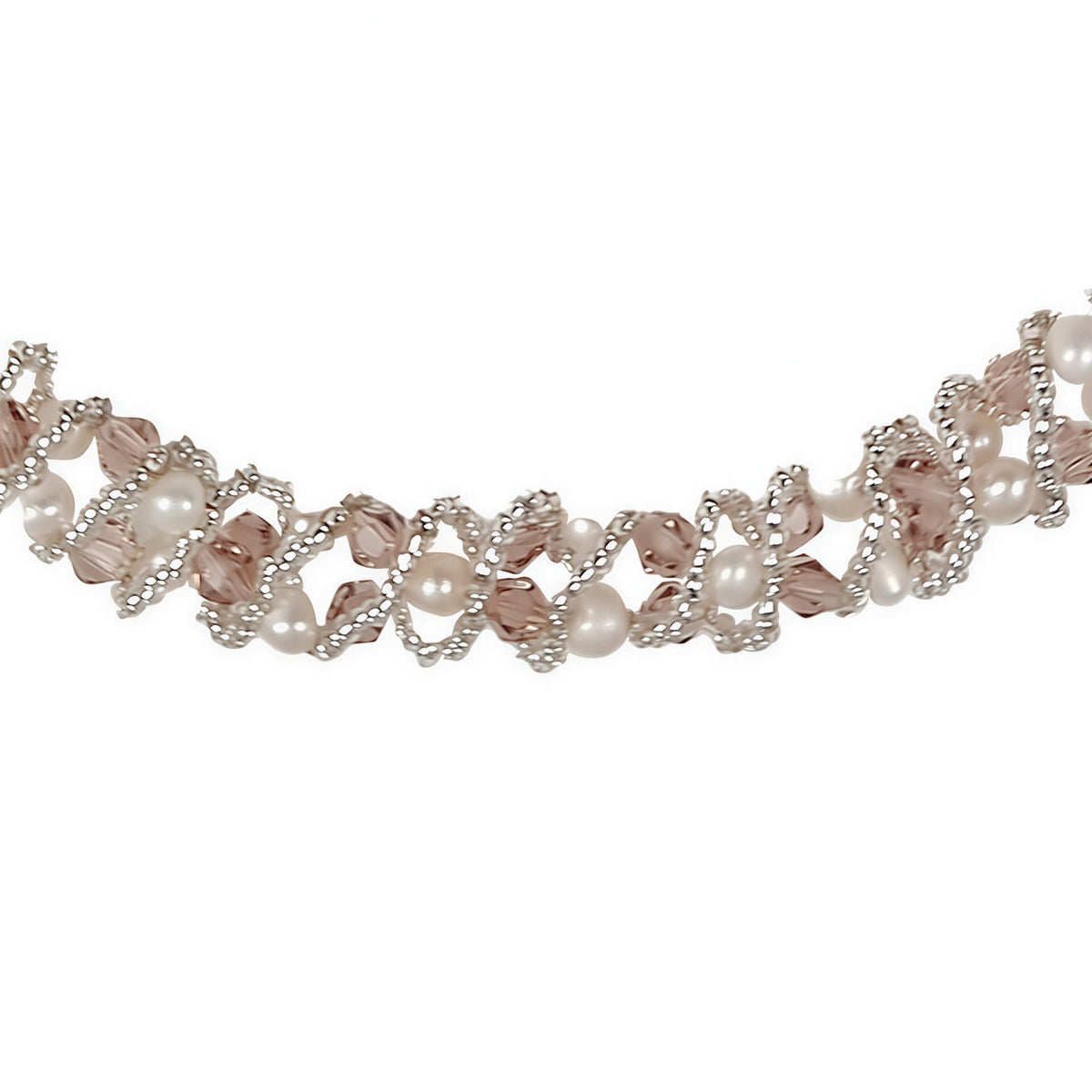 Detail van witte zoetwater parelketting met beige glaskristallen | set Pearl Crystal Clear