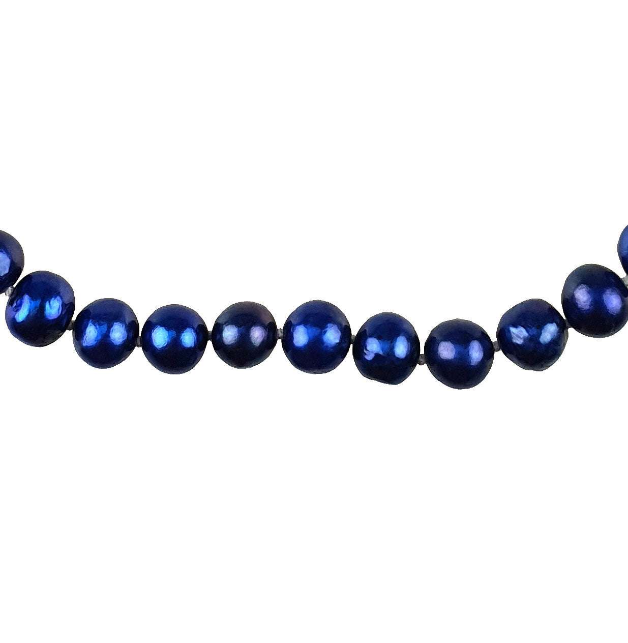 Detail van handgeknoopte zoetwater parelketting met cobalt blauwe parels | Pearl Royal Blue