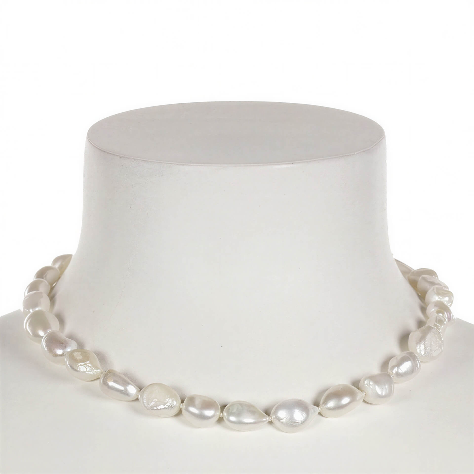 Handgeknoopte witte parelketting op buste | Cadeau set Wola