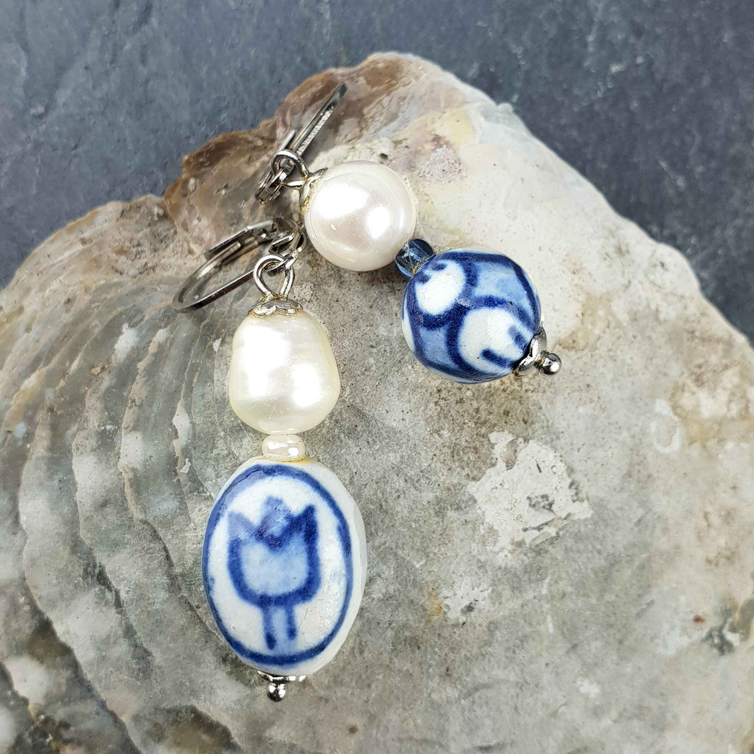 Zoetwater parel oorbellen Hollands Glorie Round Flower White