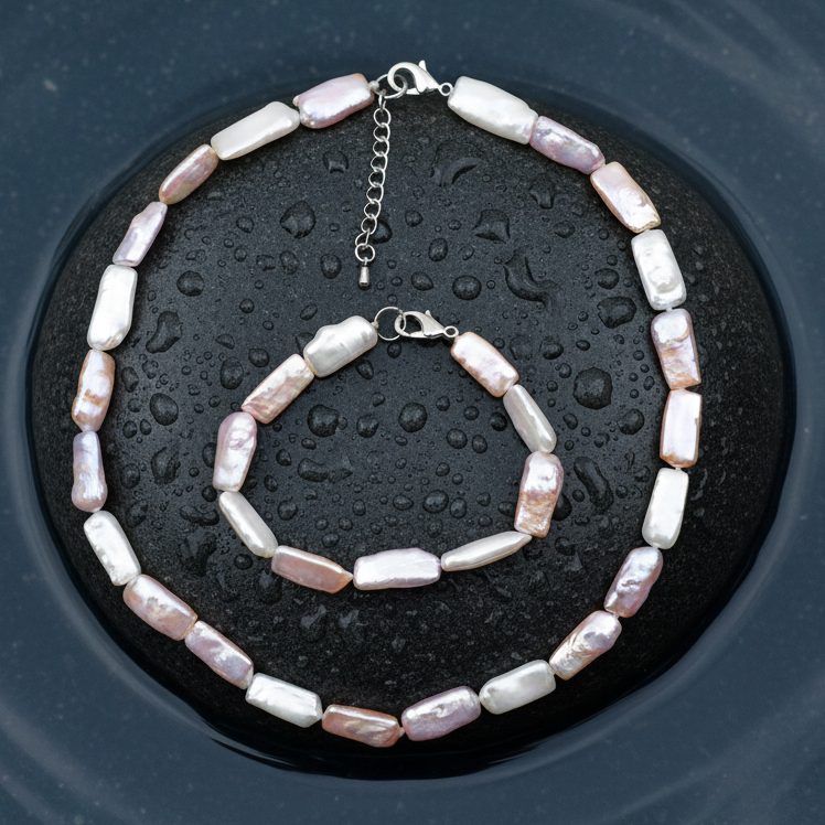 Handgeknoopte zoetwater parel set bestaande uit parelketting en parel armband met witte, zalm en roze rechthoekige parels en sterling zilver (925) | set Pearl Rectangle Soft Colors
