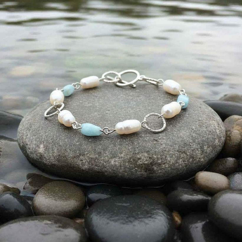 Lalita Larimar armband op steen met water