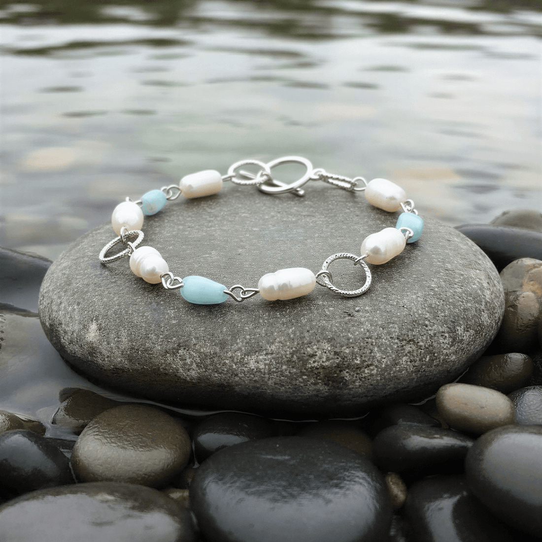 Lalita Larimar armband op steen met water