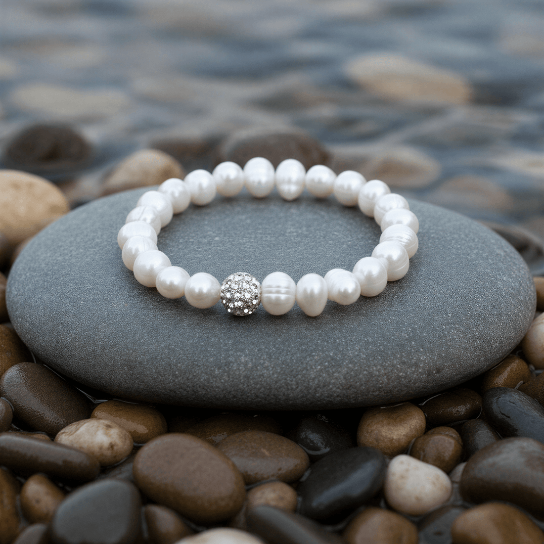 Maxima Small armband bij water - variatie