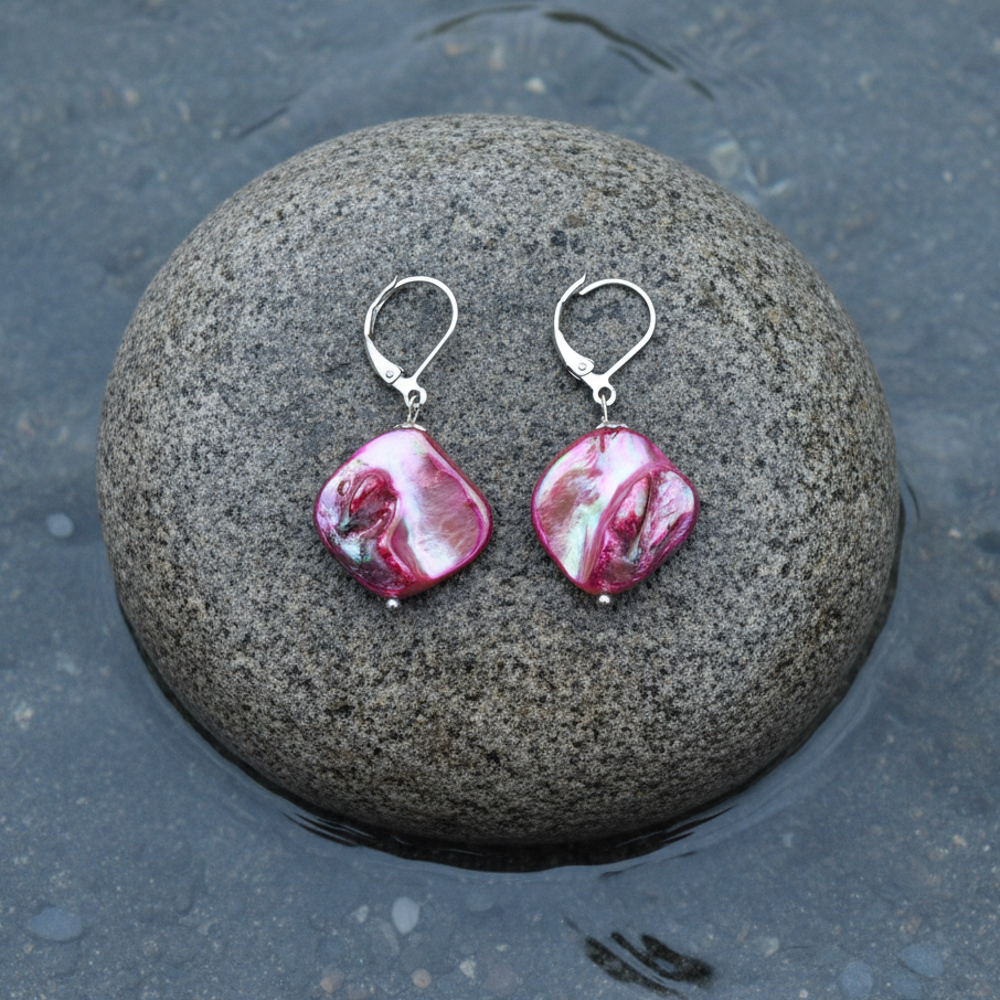 Parelmoeren oorbellen Shell AB Pink bovenaanzicht natuurlijke steen