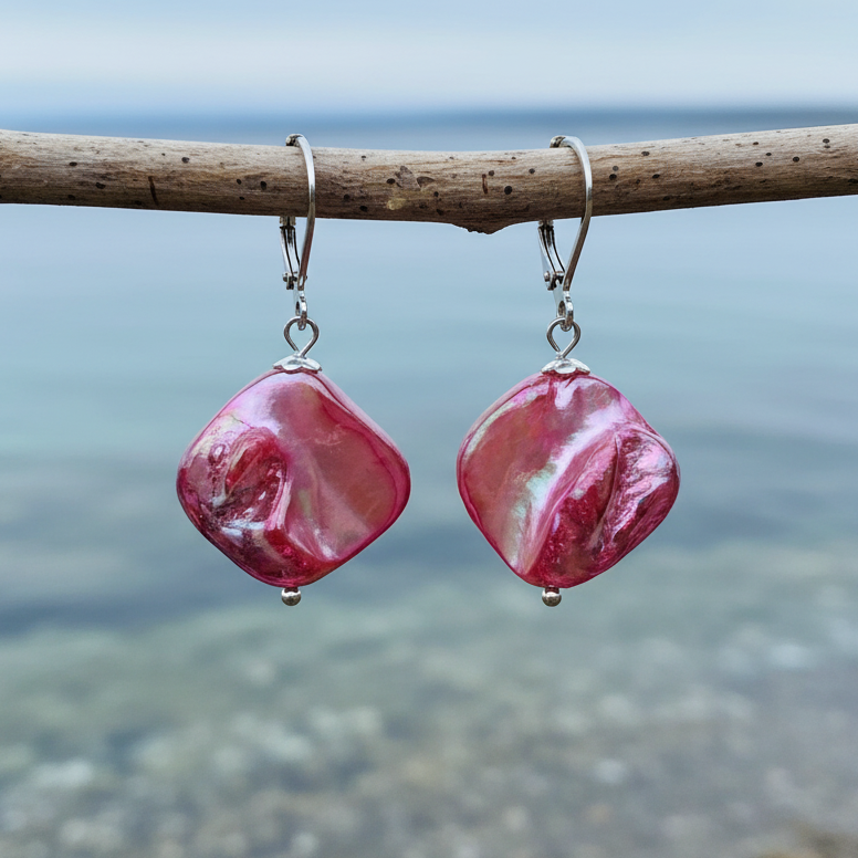 Parelmoeren oorbellen Shell AB Pink takje met blauwe waterrand