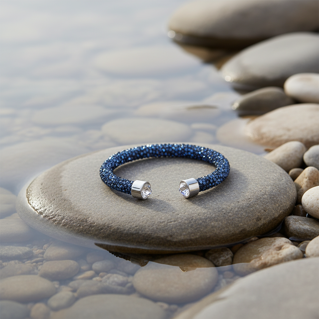 Stardust Blue armband aan de waterkant