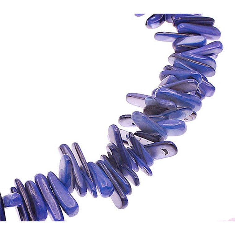 Detail van parelmoeren ketting met blauw parelmoer en sterling zilveren slotje | Blue Shell Chip