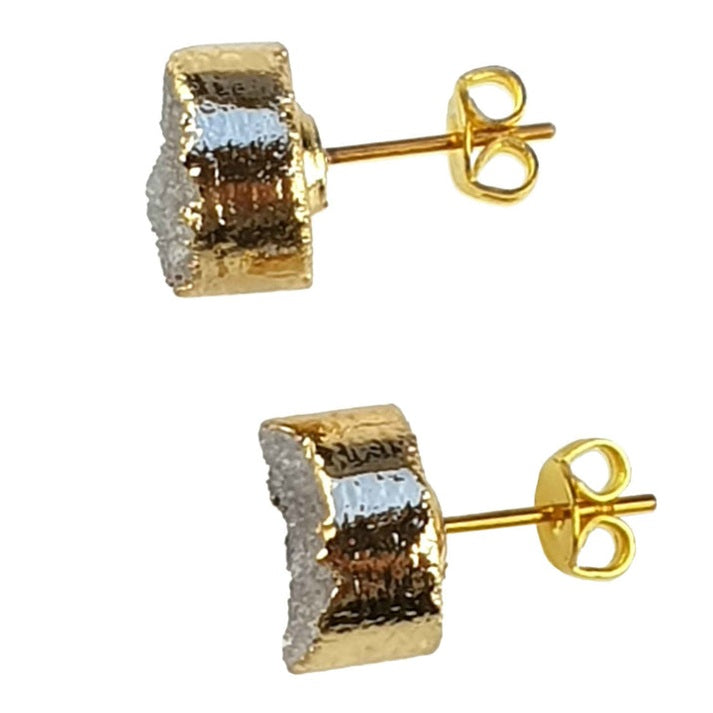 Edelstenen oorbellen met grijze druzy agaat en goud zijaanzicht | Druzy Gold Grey