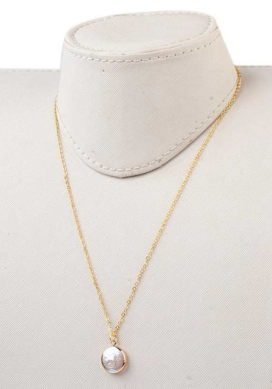 Witte zoetwater parelketting op buste | White Coin Pearl Gold Small