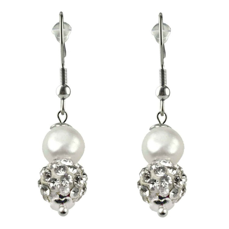 Witte zoetwater parel oorbellen met stras steentjes en edelstaal, vooraanzicht | Ellen