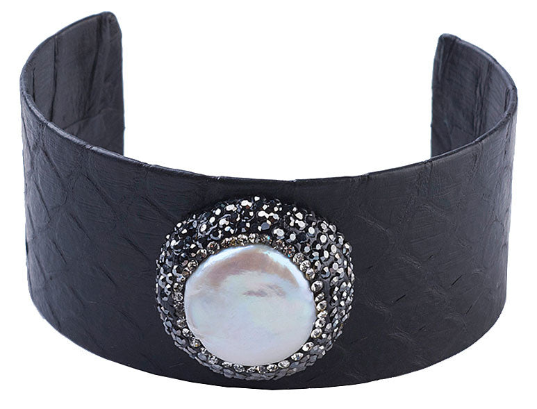 Wit zoetwater parel armband met stras steentjes en zwart leer | Bright One Pearl Black Leather