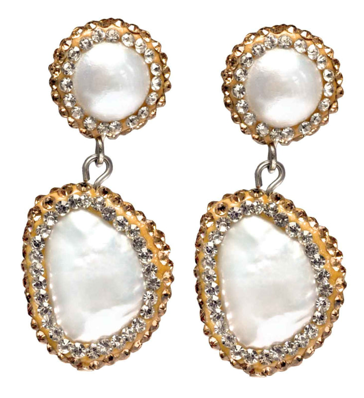 Witte zoetwater parel oorbellen met gouden stras stenen, oorknoppen, voorkant | Bright Double Gold Teardrop