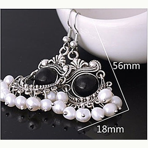 Lange zoetwater parel oorbellen met witte parels en sterling zilver (925) in retro stijl, maat indicatie | Pearl Retro Black