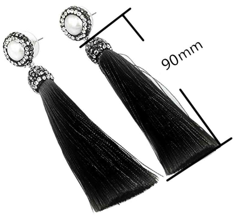 Lange zoetwater parel oorbellen met witte parel en zwart kwastje, maatindicatie | Bright Pearl Black Tassel