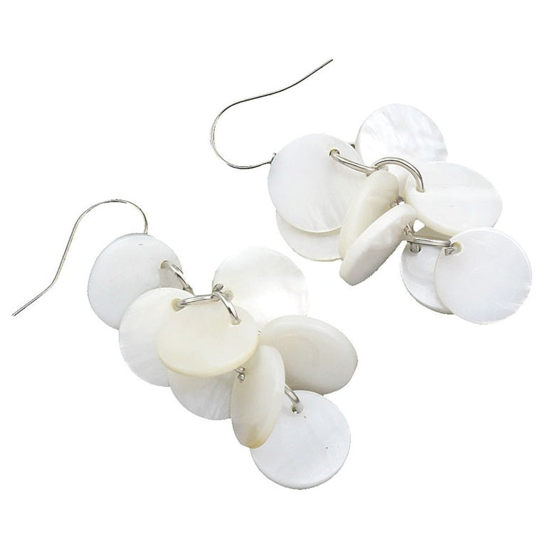 Witte parelmoeren oorbellen met sterling zilver 925 liggend | Bunch of White Discs