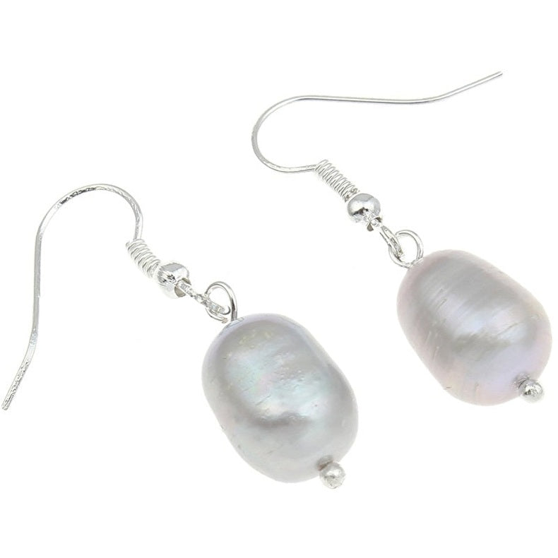 Zoetwater parel oorbellen met licht grijze parel en sterling zilver (925) liggend | Light Grey Rice Pearl