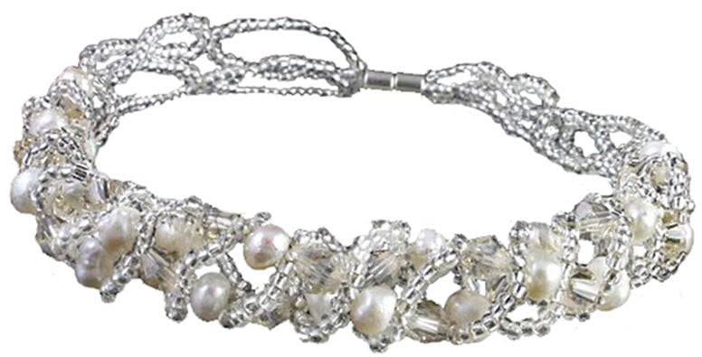 Wit zoetwater parel armband met facet geslepen kristallen en magneetslot, vooraanzicht | Pearl Crystal Clear