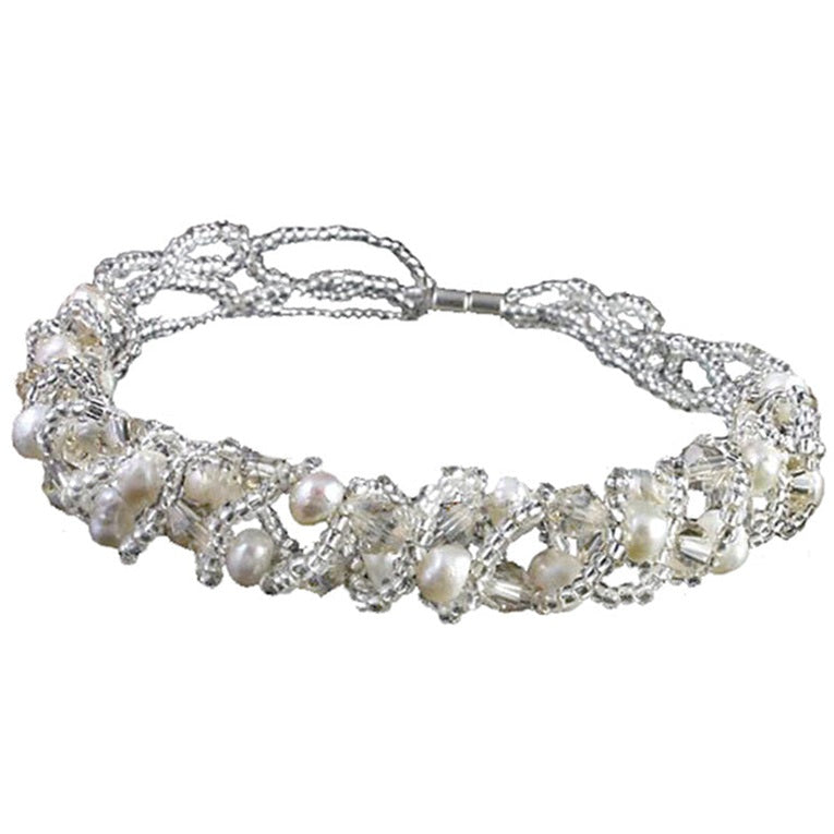 Wit zoetwater parel armband met facet geslepen kristallen en magneetslot, vooraanzicht | Pearl Crystal Clear