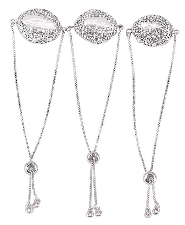 Wit zoetwater parel armband met stras steentjes, glitter armband met parel en schuifsluiting op een rij | Bright Biwa Silver