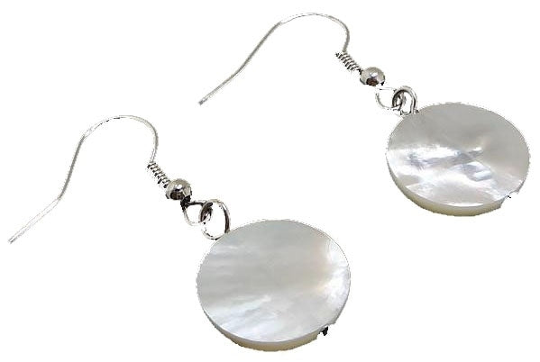 Witte parelmoeren oorbellen met gravering en sterling zilver 925 achterzijde | White Round Shell
