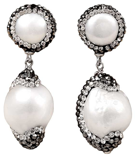 Zoetwater parel oorbellen met stras steentjes, schuin voor | Double Bling Baroque Pearl