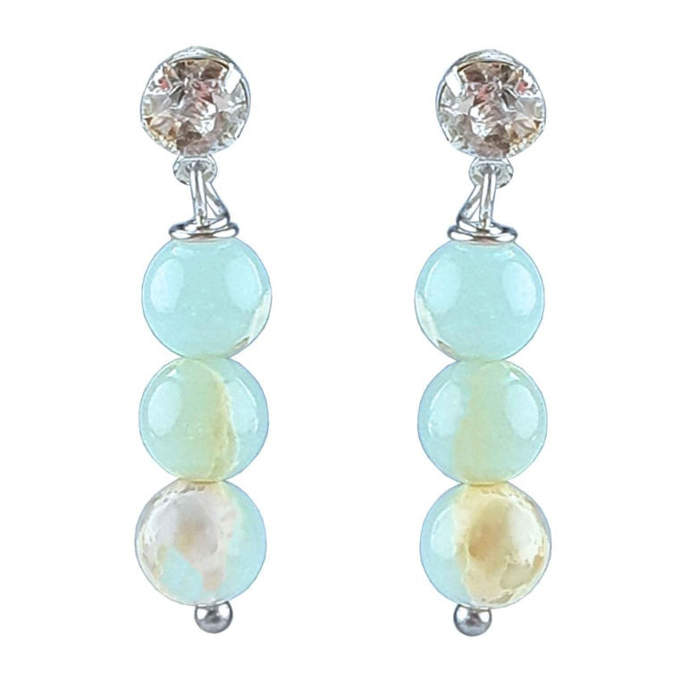 Licht blauwe edelstenen oorknopjes met shoushan en stras steentjes vooraanzicht | Shoushan Bling