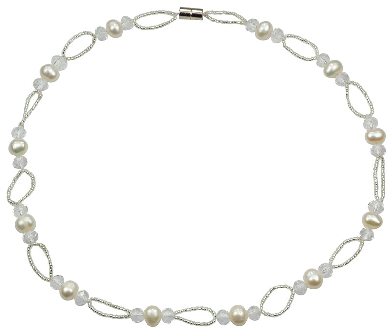 Zoetwater parelketting met witte parels, facet geslepen glaskralen en magneetslotje | Wicio