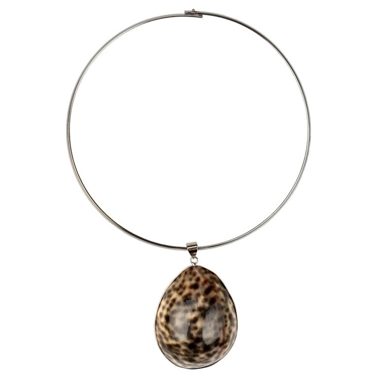 Schelpen choker ketting met een bruin gespikkelde panter schelp | Panther