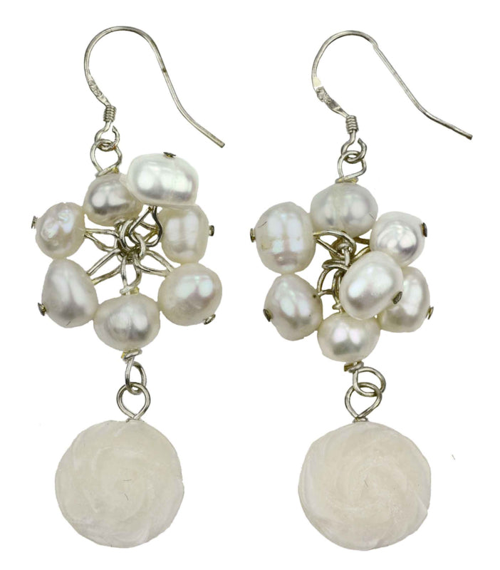 Witte zoetwater parel oorbellen met witte jade en sterling zilver (925) | White Rose