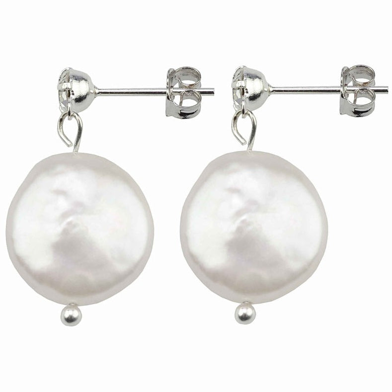 Witte zoetwater parel oorbellen met witte coin parels en stras steentjes, zijaanzicht | Bling Colly Two