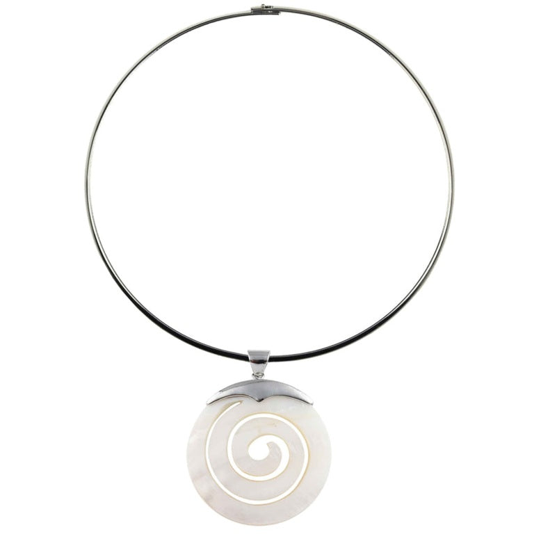 Parelmoeren choker ketting met witte parelmoeren hanger | Spiral White Shell