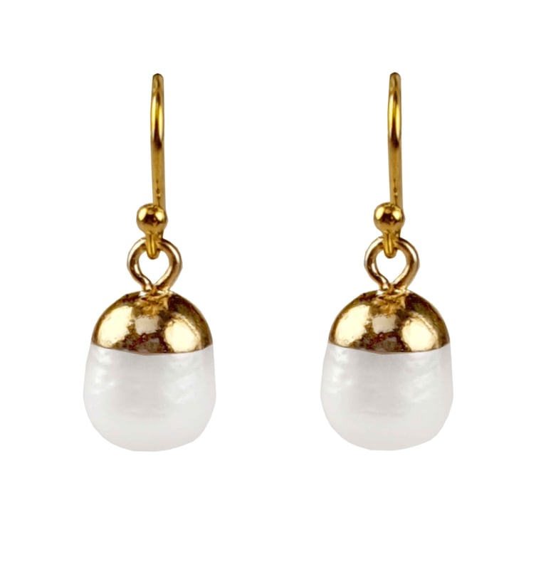 Witte zoetwater parel oorbellen met goud edelstaal en parel hanger, vooraanzicht | set Gold Dip White Pearl