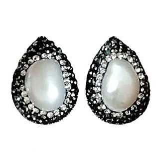 Witte zoetwater parel oorknoppen met stras steentjes in druppel vorm | Bright Pearl Small Teardrop