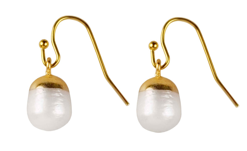 Witte zoetwater parel oorbellen met goud edelstaal en parel hanger zijaanzicht | Gold Di White Pearl