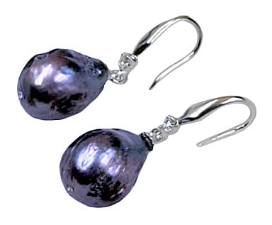 Zoetwater parel oorbellen met grote zwarte parel, stras steentje en sterling zilver 925, liggend | Bling Kasumi Dark Pearl