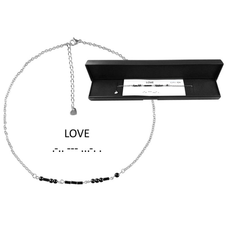 Zwarte edelstenen ketting met zilver edelstaal en hematiet stenen die het woord LOVE in morse code weer geeft en sieraden doosje | Morse Code Love Black Hematite Silver