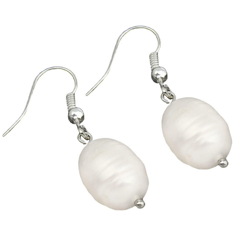 Witte zoetwater parel oorbellen met sterling zilver (925) liggend | Dangling Pearl White